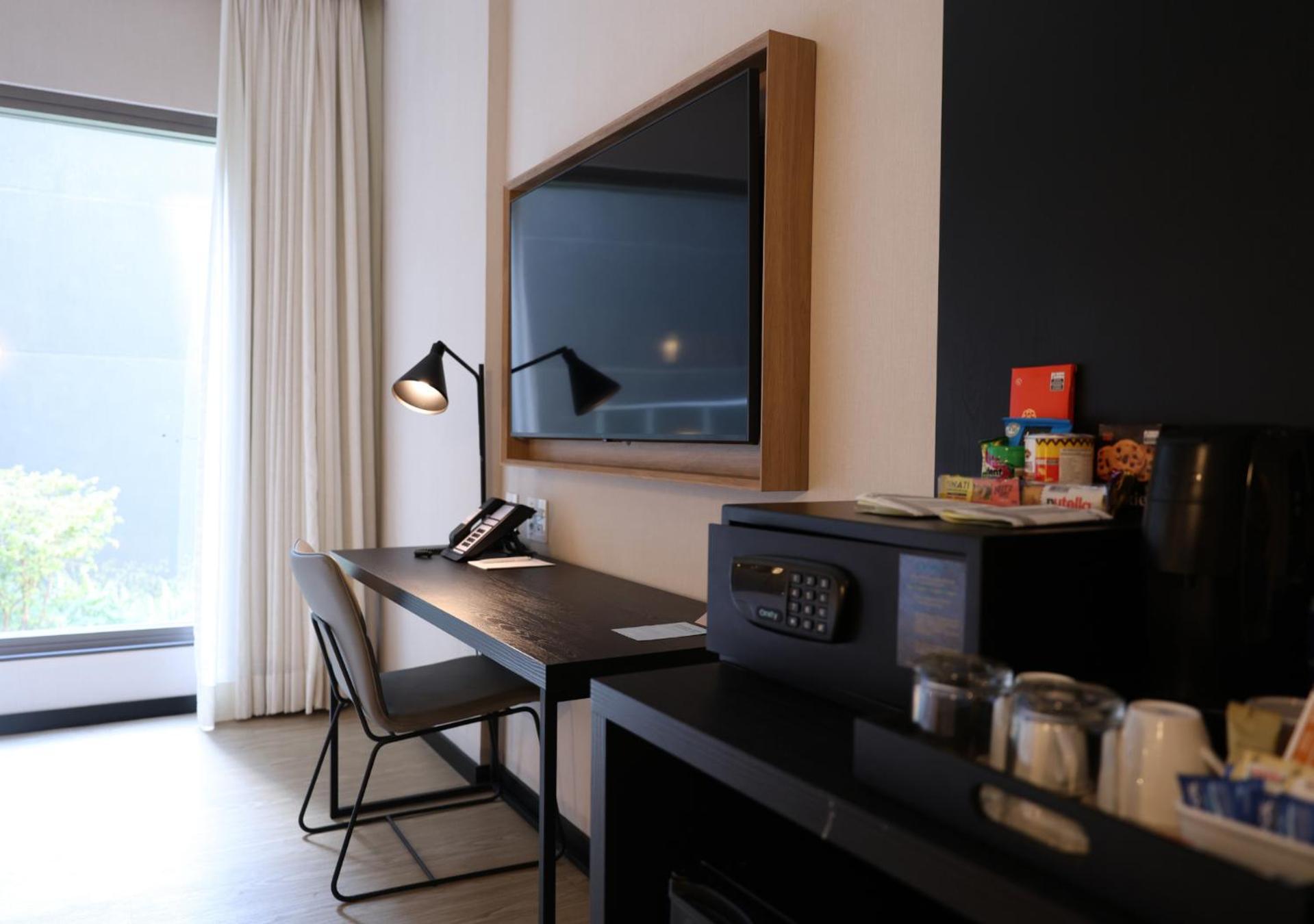 Quarto com Cama King-size - Acesso a Pessoas com Mobilidade Condicionada